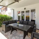Malerisches, Hundefreundliches Nur 400 Meter Zum Mit Bbq, Babybett Holiday home *