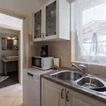Malerisches, Hundefreundliches Nur 400 Meter Zum Mit Bbq, Babybett * Porec