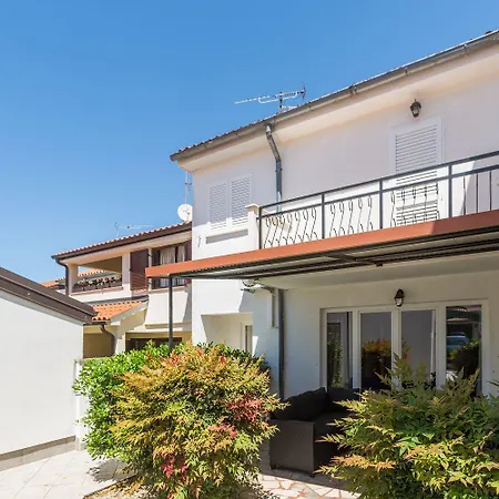 Malerisches, Hundefreundliches Nur 400 Meter Zum Mit Bbq, Babybett Holiday home