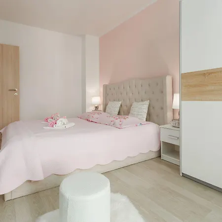 Malerisches, Hundefreundliches Nur 400 Meter Zum Mit Bbq, Babybett * Porec