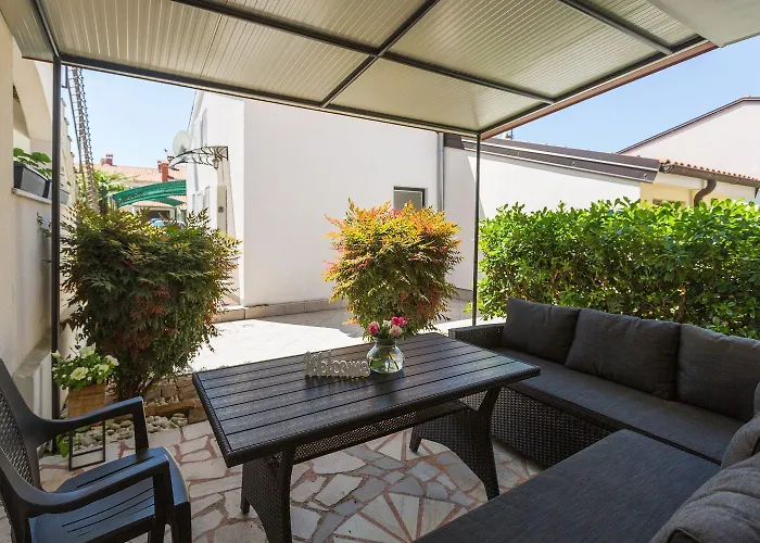 Malerisches, Hundefreundliches Nur 400 Meter Zum Mit Bbq, Babybett Пореч