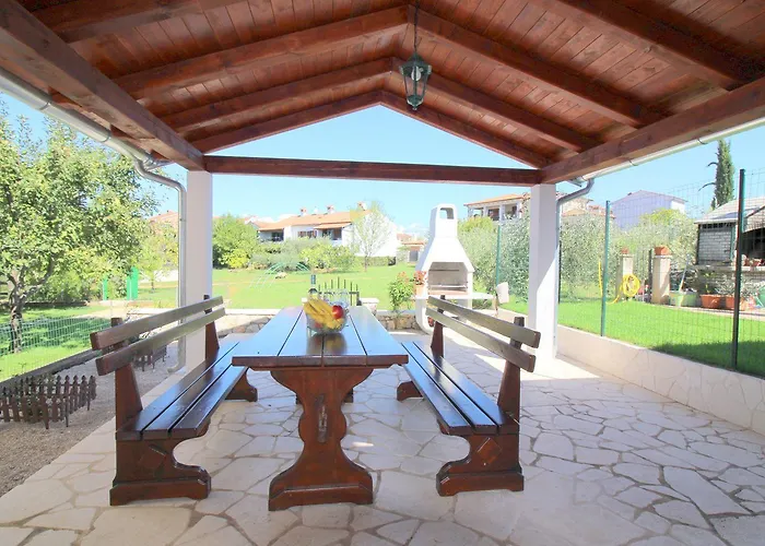 Malerisches, Hundefreundliches Nur 400 Meter Zum Mit Bbq, Babybett Holiday home Porec